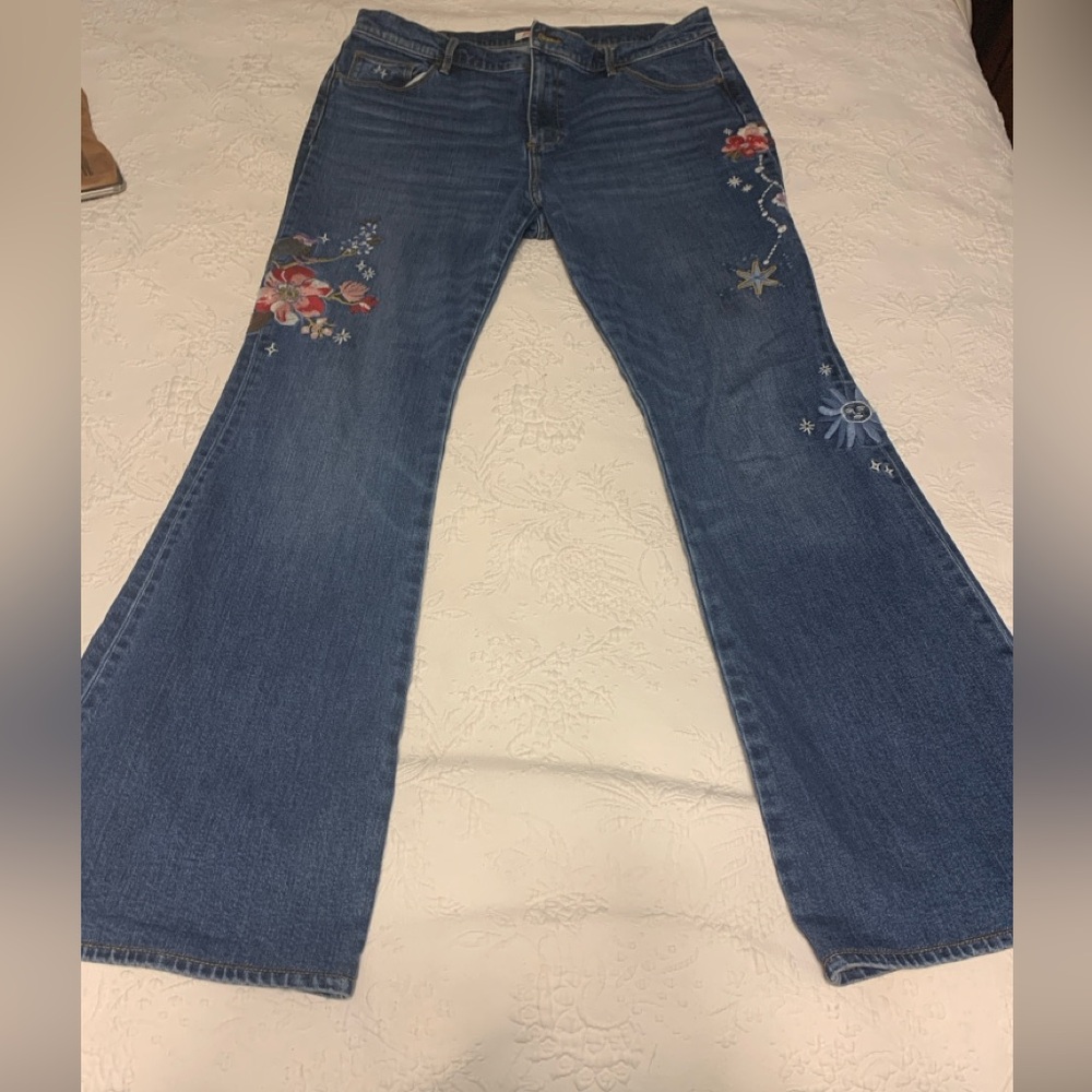 Johnny Was, flower embroidered, wide legged jean. Size 31